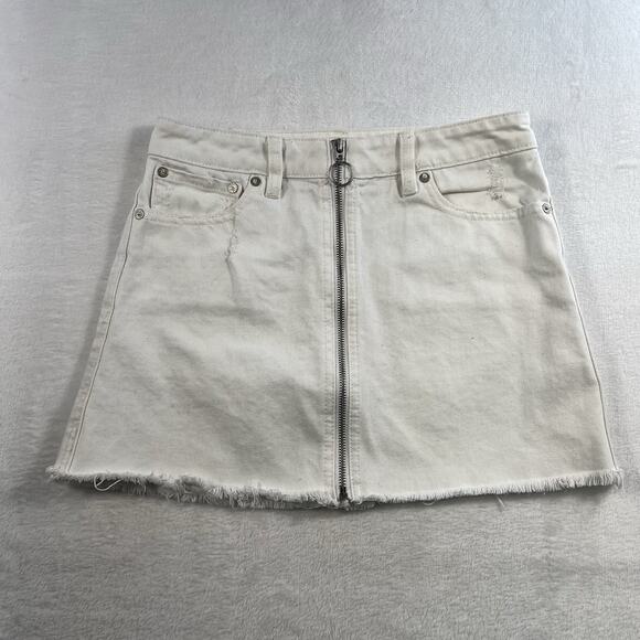 We The Free People Sz 25 Zip It Up Mini Denim Skirt White Distressed Frayed Hem - Picture 4 of 16